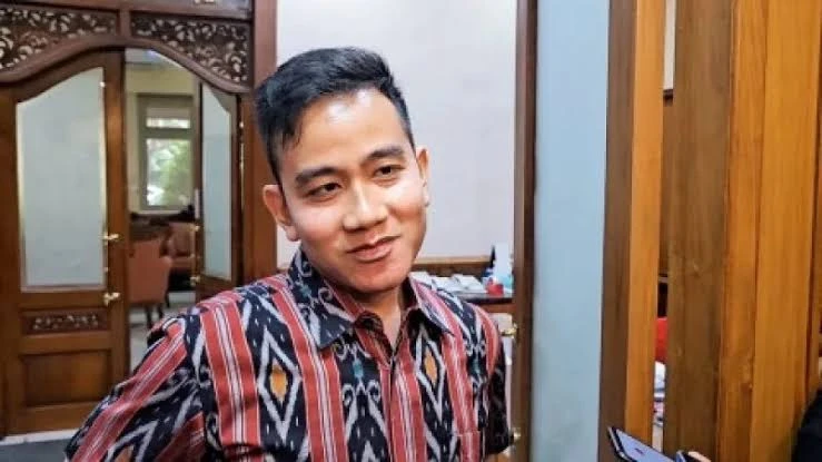 Foto: Gibran Respon Singkat Ketua KPU Hasyim Asyari yang Langgar Kode Etik: Nanti Kami Tindaklanjuti | Pifa Net
