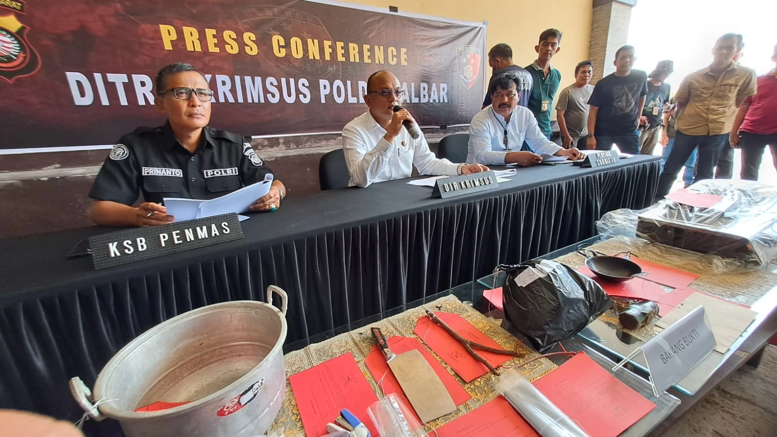 Foto: ASN di Singkawang Jual Konten Penyiksaan Monyet ke Grup Psikopat Luar Negeri | Pifa Net