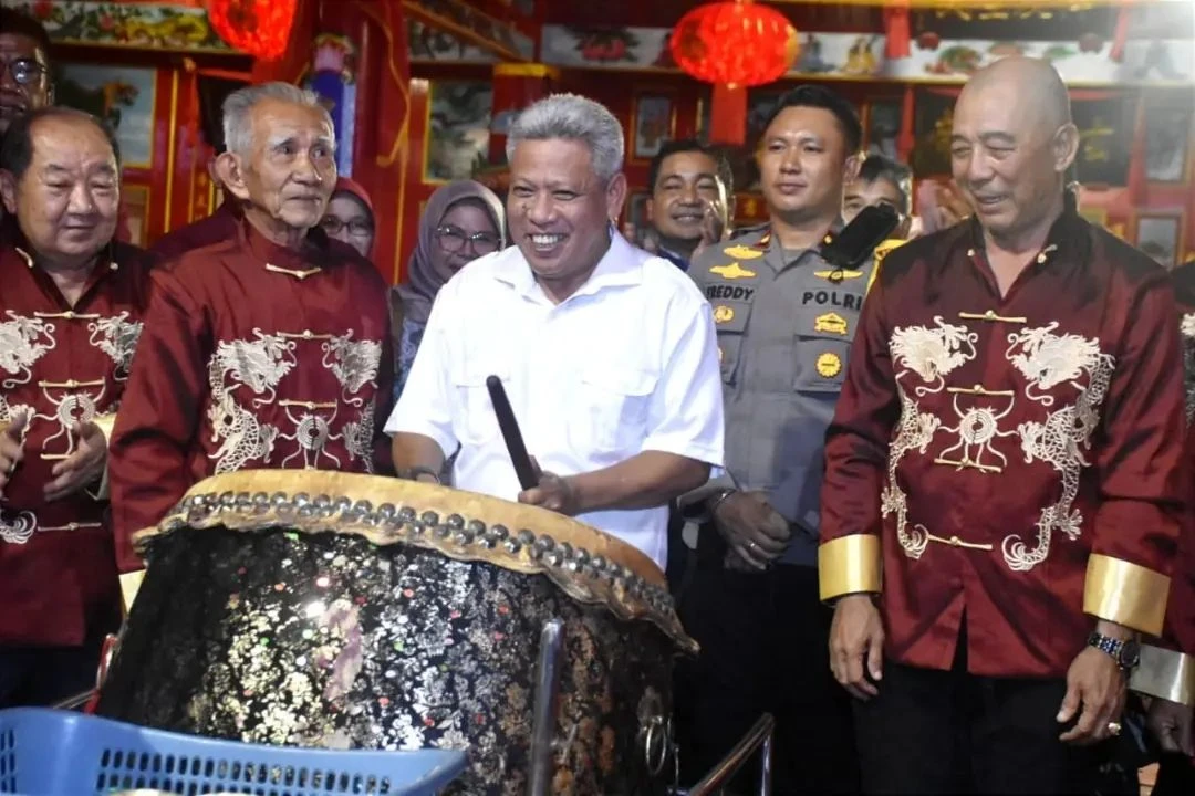 Foto: Muda Mahendrawan Ungkap Pentingnya Keberagaman saat Resmikan Lampion Raksasa di Sungai Kakap | Pifa Net