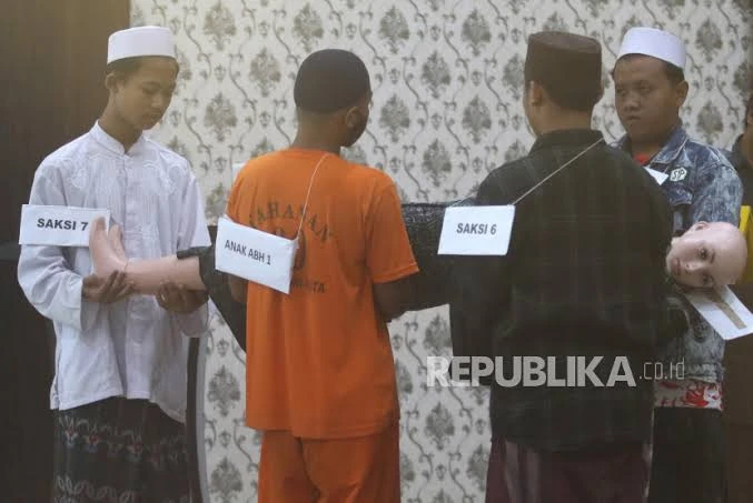 Foto: Heboh Kasus Penganiayaan Santri hingga Tewas di Kediri, Ternyata Sepupu Korban Turut Jadi Pelaku | Pifa Net
