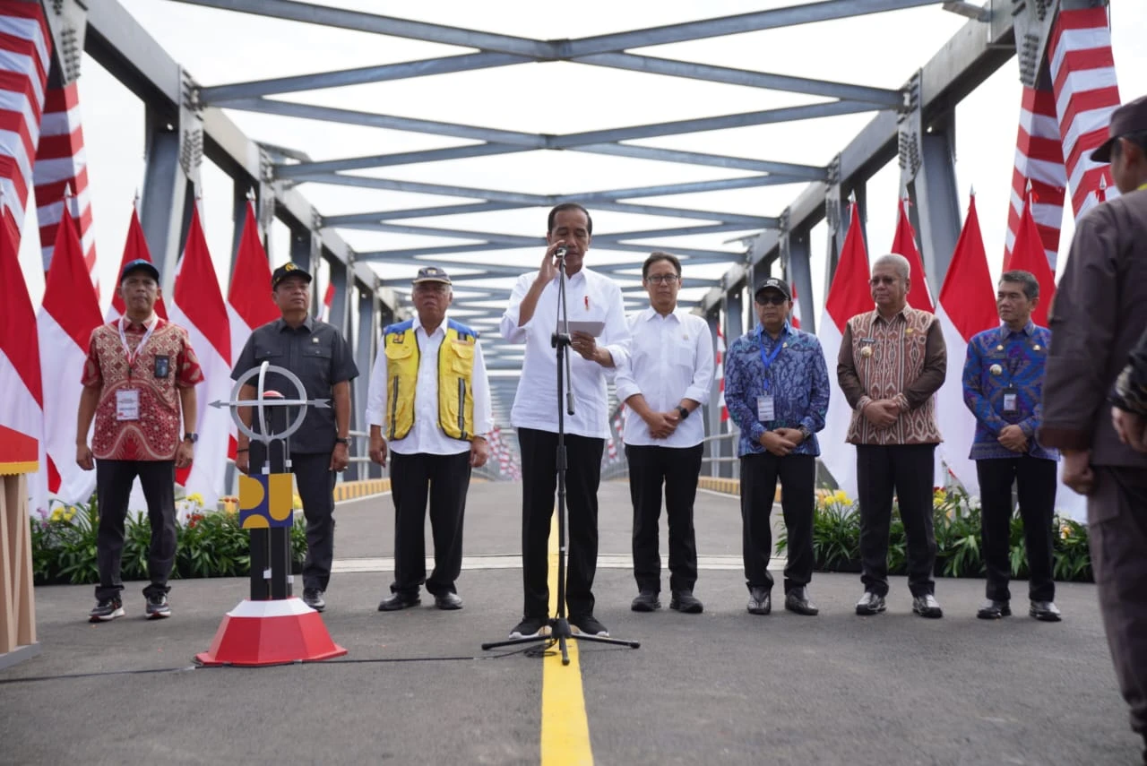 Foto: Presiden Jokowi Resmikan Duplikasi Jembatan Kapuas I | Pifa Net