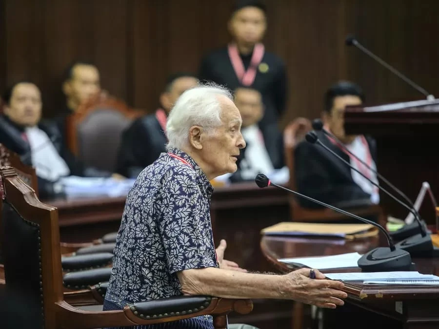 Profesor Filsafat STF Driyakara, Franz Magnis Suseno di sidang Perselisihan Hasil Pemilihan Umum (PHPU) presiden dan wakil presiden 2024 di Gedung MK. (Akurat.co)