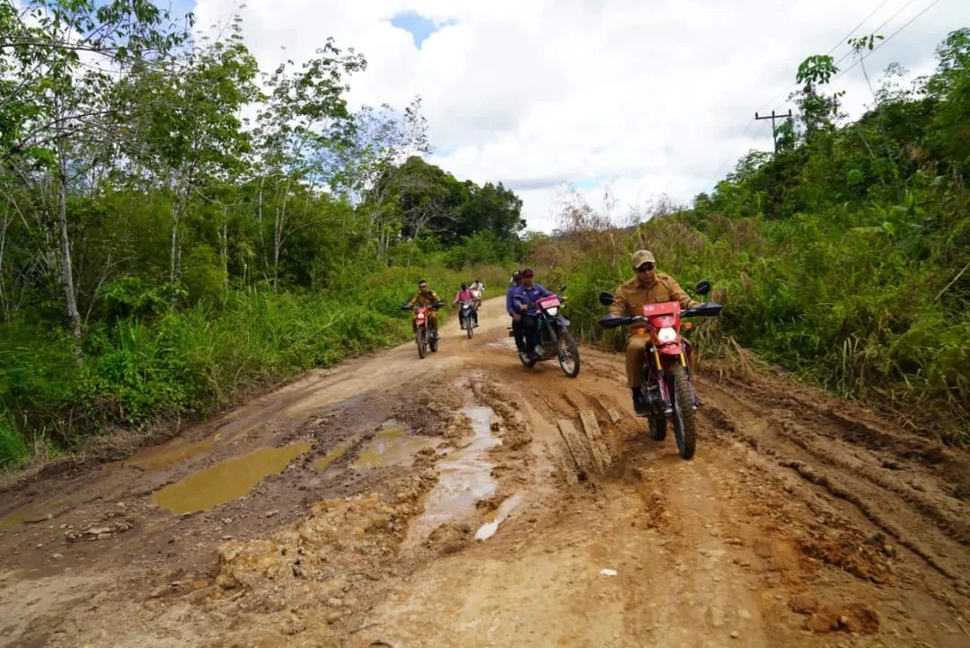 Foto: Pemkab Kapuas Hulu akan Bangun Infrastruktur Jalan Lagi dengan Dana Belasan Miliar | Pifa Net