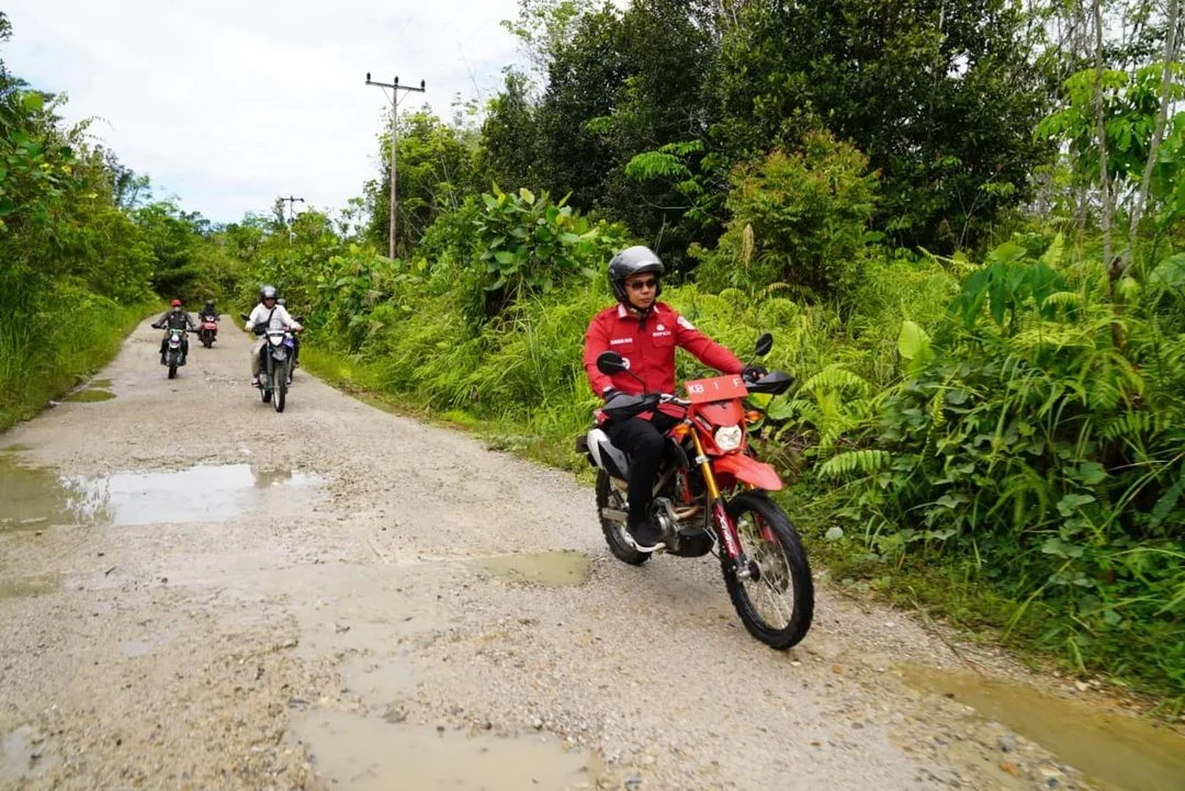 Foto: Fransiskus Diaan: Pembangunan Dua Ruas Jalan Senilai 29 Miliar akan Dimulai Mei 2024 | Pifa Net