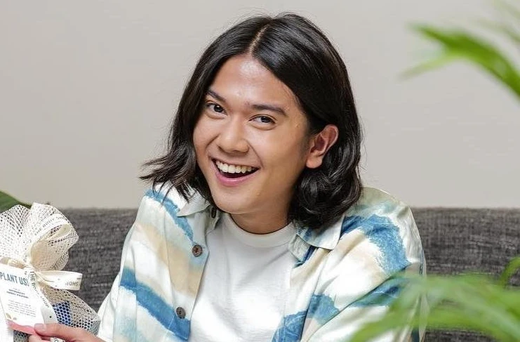 Foto: Iqbaal Ramadhan Rilis Album Ekslusif Melalui Saluran WhatsApp | Pifa Net