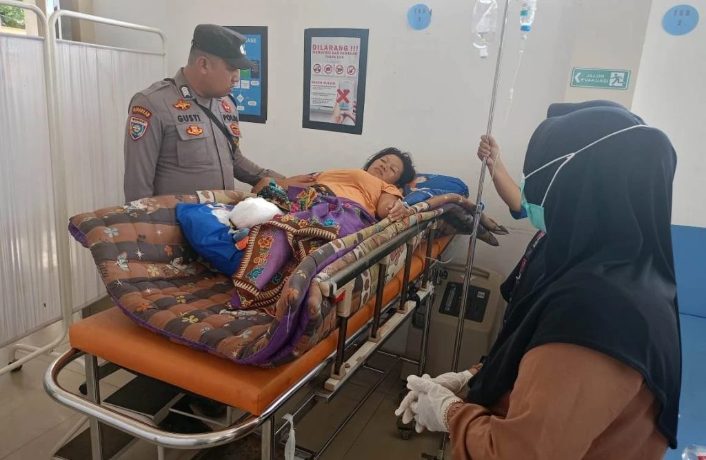 Foto: Ibu Rumah Tangga di Sanggau Diterkam Buaya saat Mandi di Sungai, Kaki Kanan Putus | Pifa Net