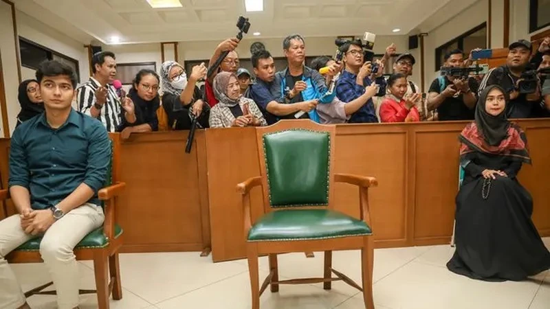 Foto: Putusan Cerai Ria Ricis dan Teuku Ryan Tersebar di Medsos, Ada Konflik dengan Ibu Mertua | Pifa Net