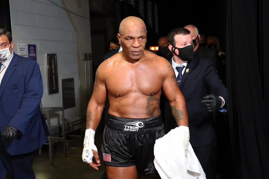 Foto: Mike Tyson Comeback ke Ring Tinju Diusia 57 Tahun, Lawan YouTuber Jake Paul | Pifa Net
