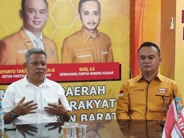Foto: Muda Mahendrawan Tarik Dokumen Pendaftaran Pilgub Jalur Independen | Pifa Net