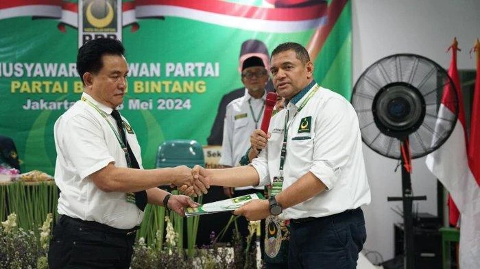 Foto: Yusril Ihza Mahendra Mengundurkan Diri sebagai Ketua Umum PBB | Pifa Net