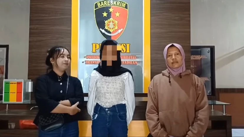 Foto: Wanita di Sambas Pakai Foto Orang Lain untuk Tipu Lewat Medsos, Berujung Minta Maaf | Pifa Net