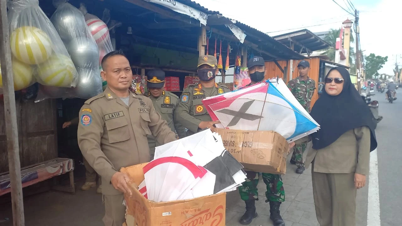Foto: Permainan Layang-layang di Pontianak Kembali Makan Korban, Satpol PP Bertindak | Pifa Net