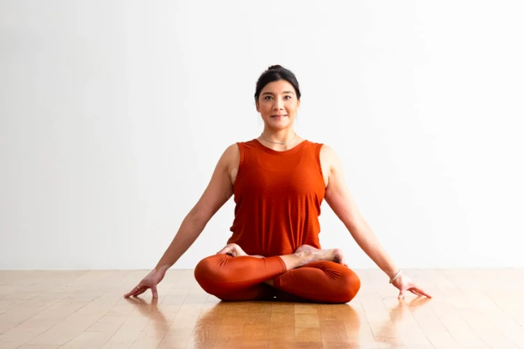Foto: 7 Gerakan Yoga Penghancur Lemak Perut yang Wajib Dicoba! | Pifa Net