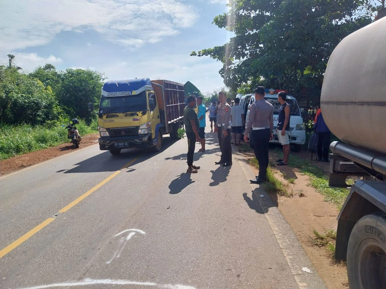 Foto: Seorang Pengendara Meninggal usai Alami Kecelakaan di Jalan Trans Kalimantan Kubu Raya | Pifa Net