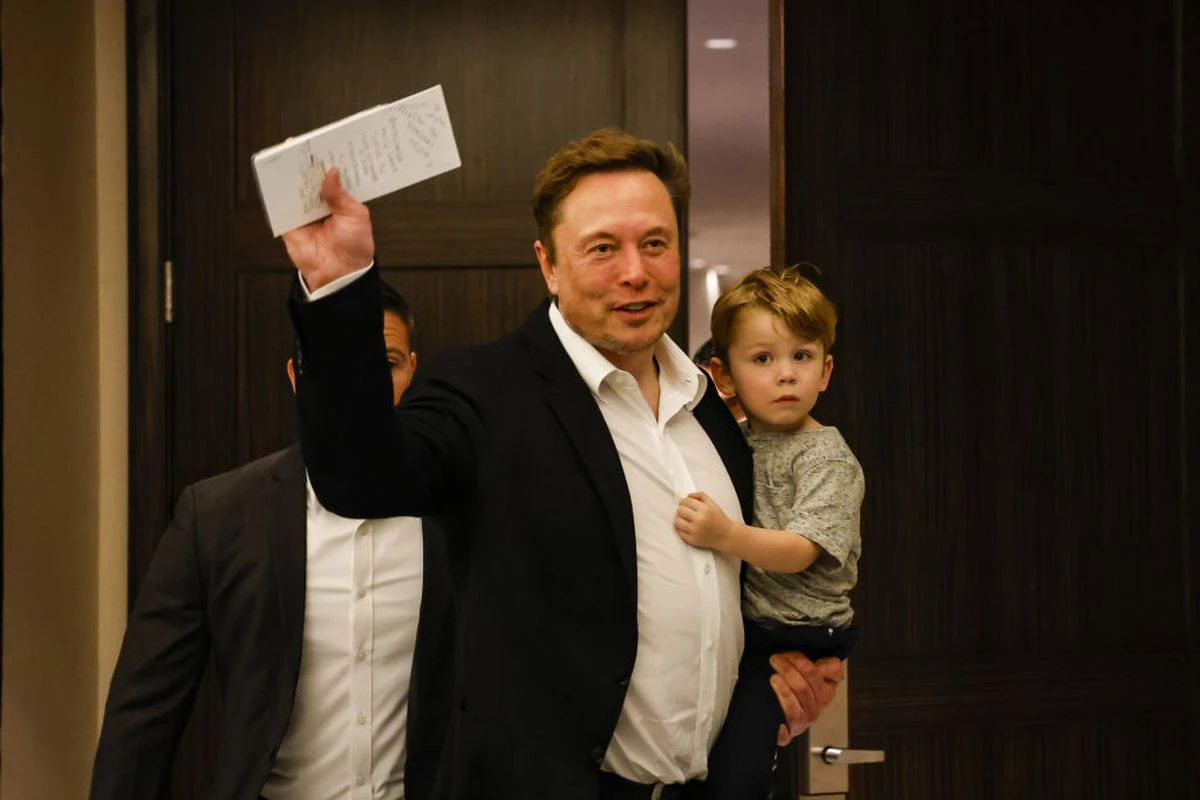 Foto: Karyawatinya Kedapatan Kembali Melahirkan, Elon Musk Kini Punya 12 Anak | Pifa Net