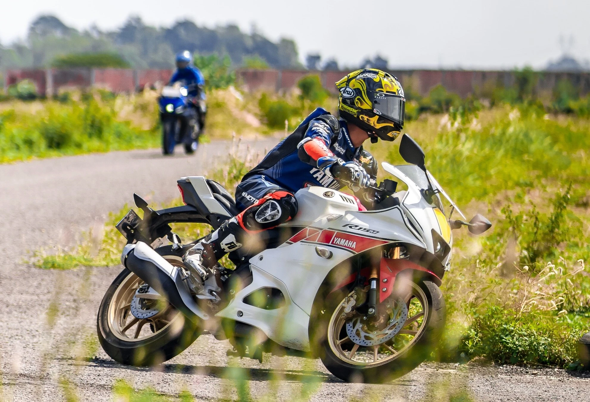 Foto: Jajal R15 Connected di Sirkuit Cibatu dalam bLU cRU Riding Experience, Dapat Pengalaman Berharga Bersama Pembalap Juara Dunia | Pifa Net
