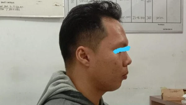 Pria yang mencuri celana dalam pemilik kos di Surabaya. (Dok. Istimewa)