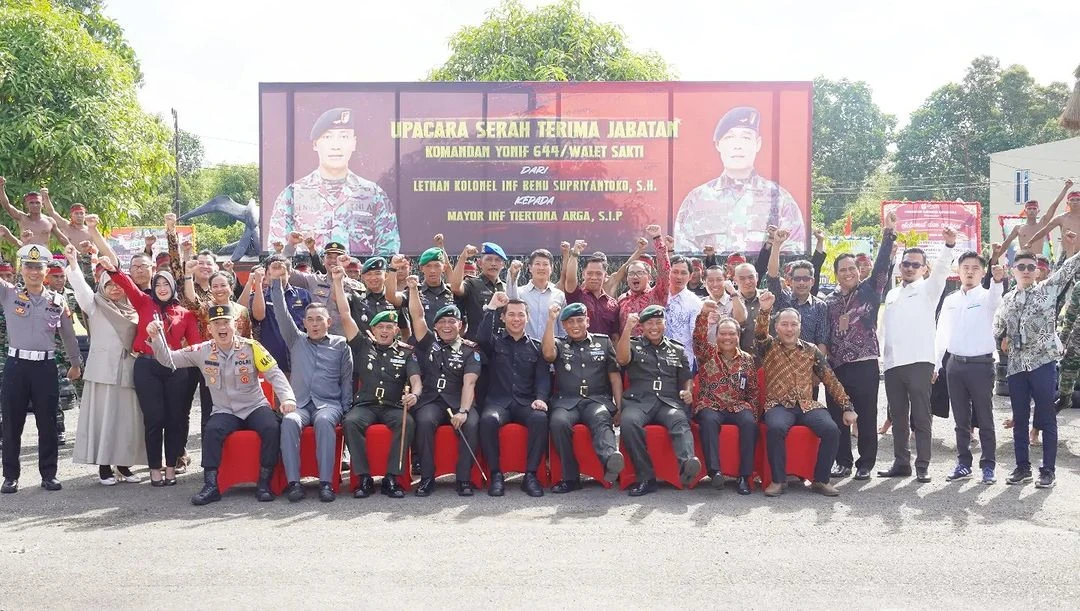 Foto: Bupati Kapuas Hulu Hadiri Serah Terima Jabatan Komandan Yonif 644/Walet Sakti | Pifa Net