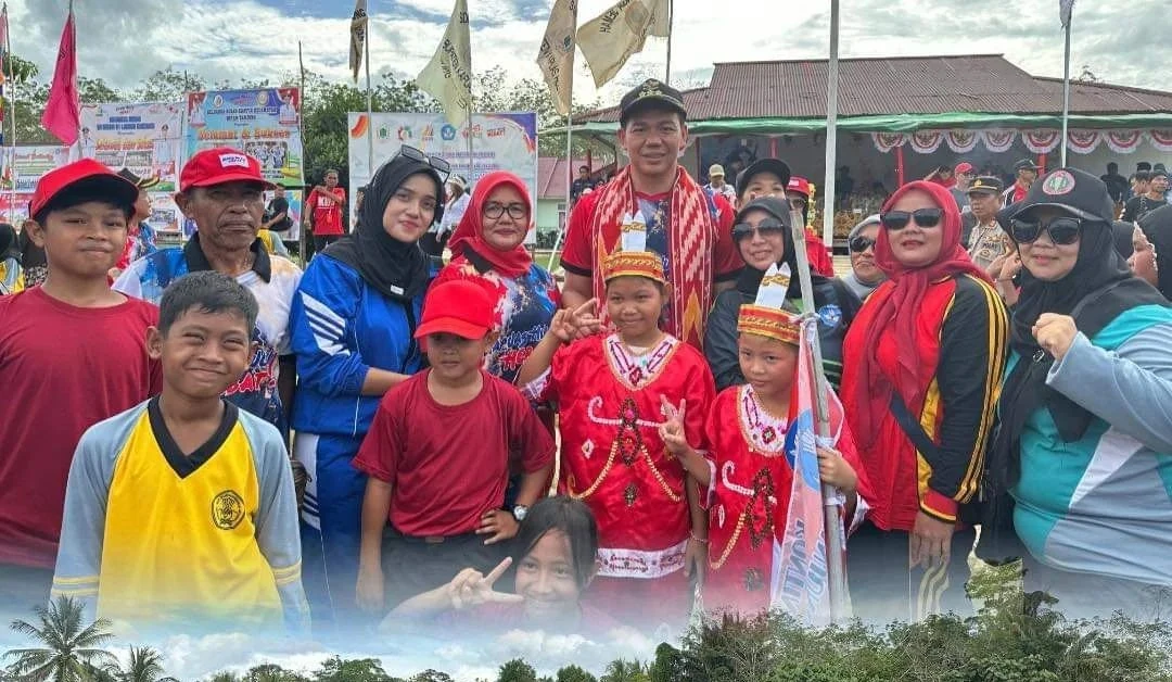 Foto: Bupati Kapuas Hulu Buka Porseni Tingkat Kecamatan Boyan Tanjung | Pifa Net