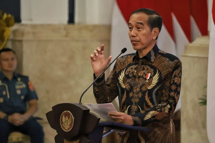Foto: Jokowi Teken Aturan Izinkan Ormas Keagamaan Kelola Tambang | Pifa Net