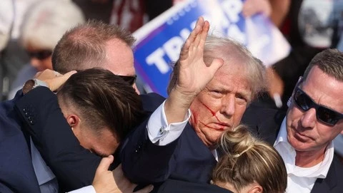 Foto: 5 Fakta Donald Trump Ditembak saat Pidato, Apa Motif Pelaku? | Pifa Net
