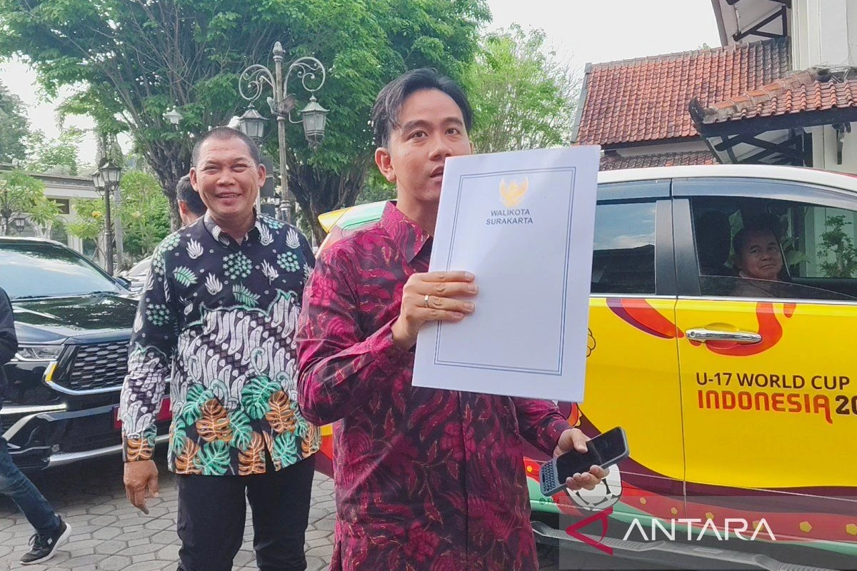 Foto: Gibran Resmi Ajukan Pengunduran Diri sebagai Wali Kota Solo | Pifa Net