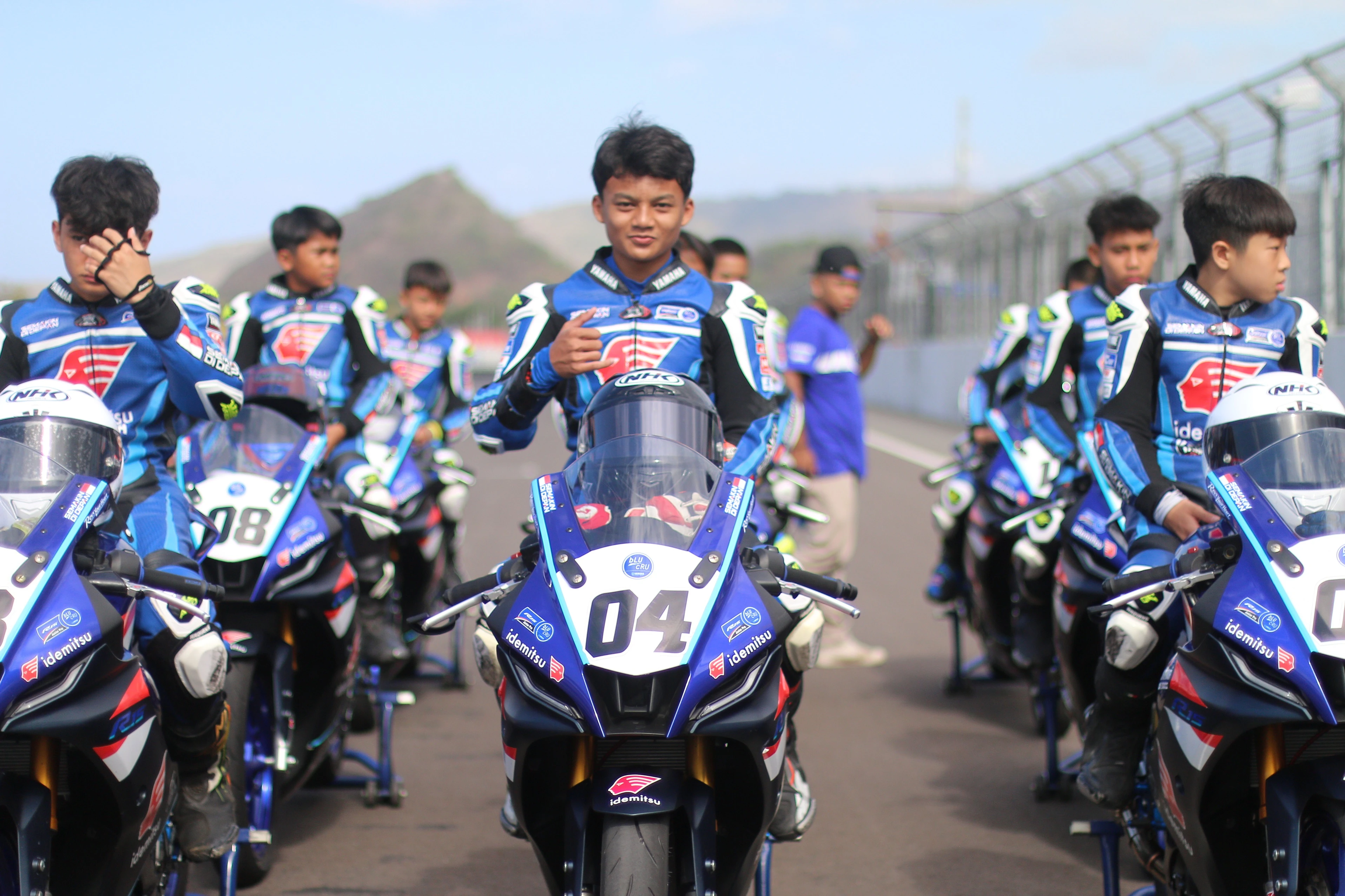 Foto: Memasuki Tahun ke-8, bLU cRU Yamaha Sunday Race Kembali Digelar di Sirkuit Mandalika ! | Pifa Net