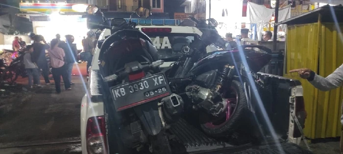 Foto: Kecelakaan Lalin di Desa Kapur, Kubu Raya: Kedua Pengendara Sepeda Motor Mengalami Luka-luka | Pifa Net