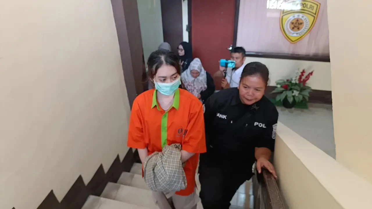 Foto: Mahasiswi di Gorontalo Gelapkan 11 Laptop untuk Biayai Pacar Bermain Judol | Pifa Net