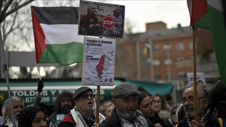 Ratusan Komunitas Yahudi di AS saat menggelar aksi protes menentang agresi Israel ke Gaza. (aa.com)