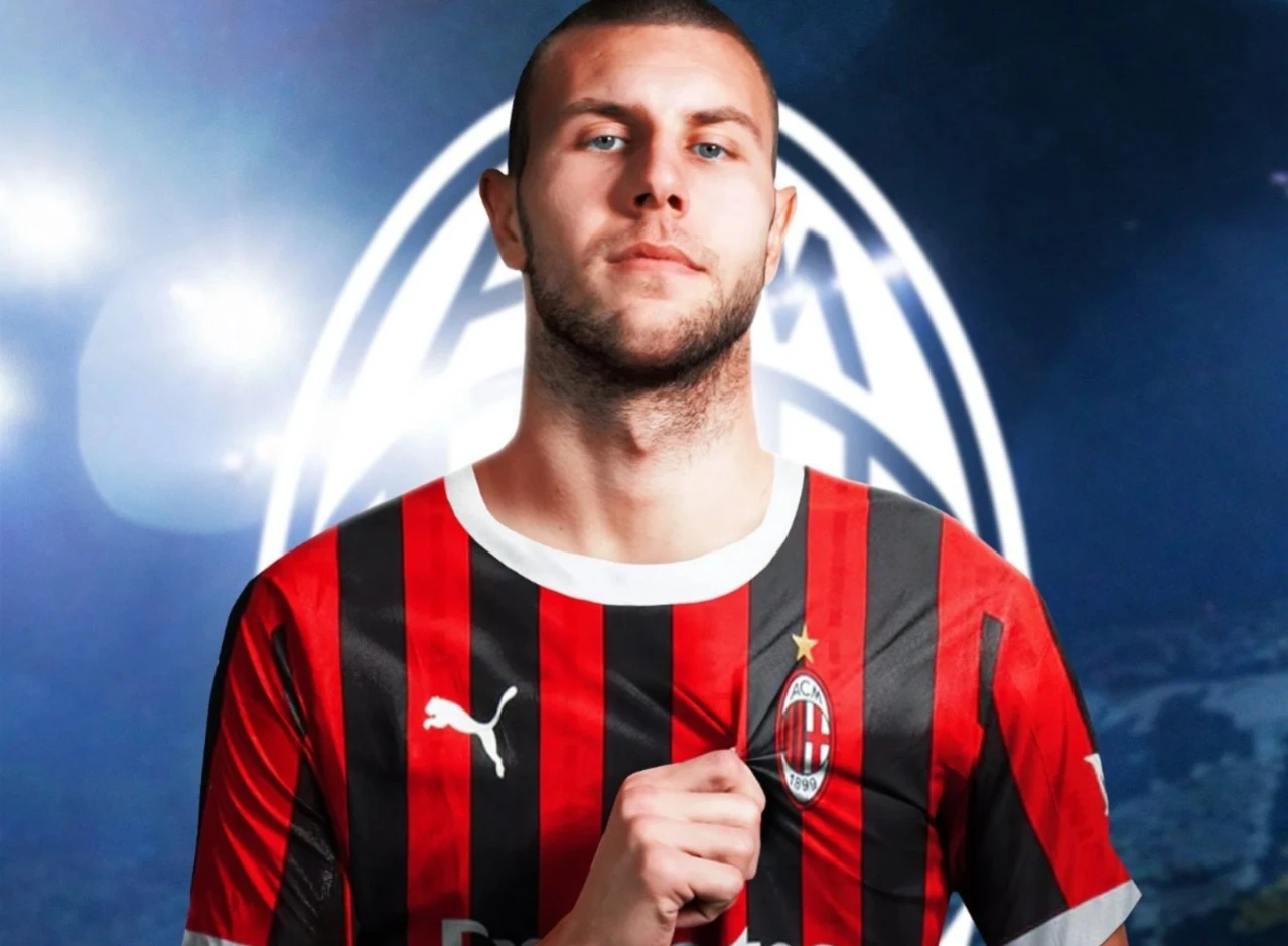 Foto: AC Milan Amankan Strahinja Pavlovic, Bek Jangkung Asal Serbia untuk Perkuat Lini Pertahanan | Pifa Net