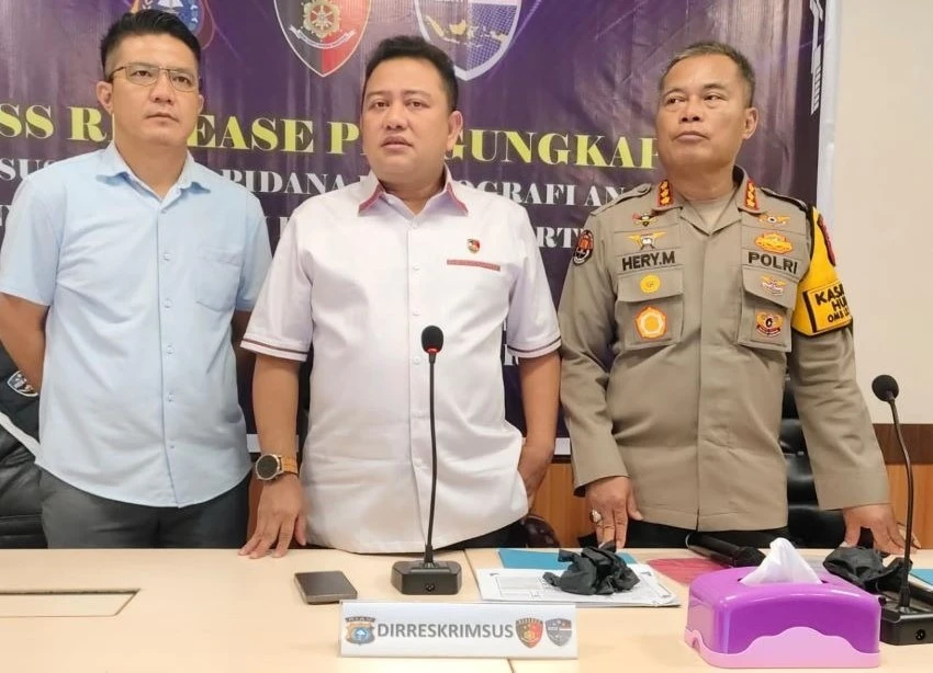 Foto: Heboh Temuan 35 Ribu Tiket Pesawat Diduga Fiktif di Kasus Korupsi SPPD DPRD Riau | Pifa Net