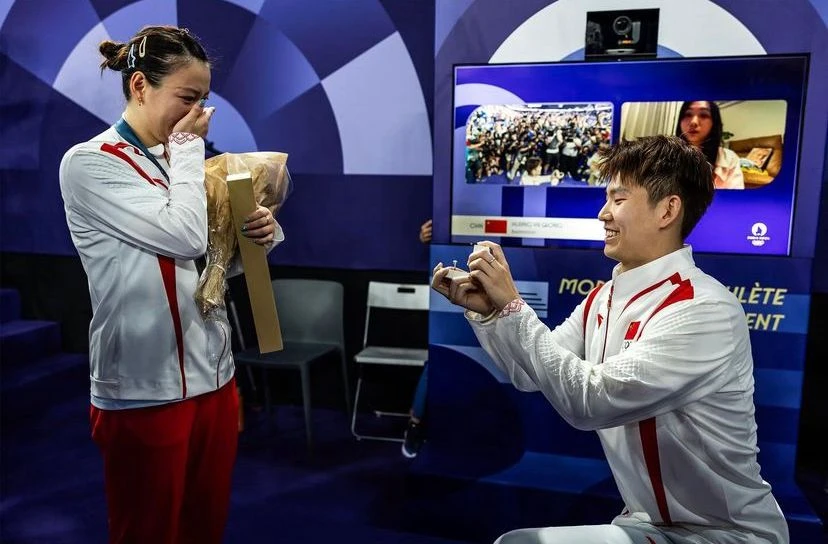 Foto: So Sweet! Pebulu Tangkis China Langsung Dilamar Usai Dapat Emas Olimpiade Paris 2024 | Pifa Net