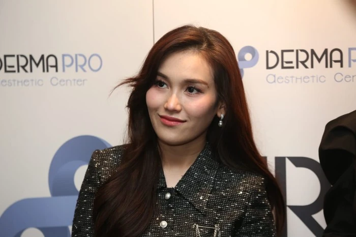 Foto: Hard Gumay Ramal Ayu Ting Ting Bakal Ketemu Jodoh 2025, Ini Ciri-cirinya | Pifa Net