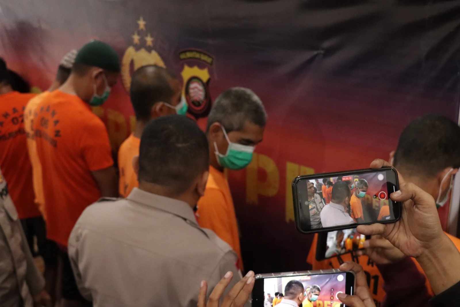 Foto: Untuk Beli Beras, Motif Pelaku Bongkar Ratusan Peti Jenazah di Pemakaman Tionghoa Kubu Raya | Pifa Net