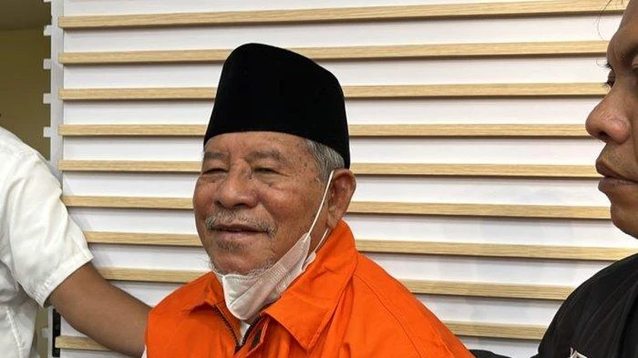 Foto: Mantan Gubernur Malut Bantah Habiskan Rp 3 Miliar untuk Ngamar dengan Wanita | Pifa Net
