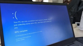 Foto: Microsoft Down, Laptop Windows Blue Screen Massal | Pifa Net
