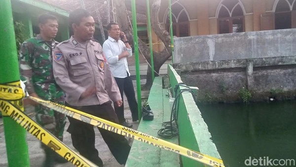 Ketua OSIS SMA di Cawas ulang tahun, diceburkan teman-teman ke kolam hingga tewas. (detikcom)