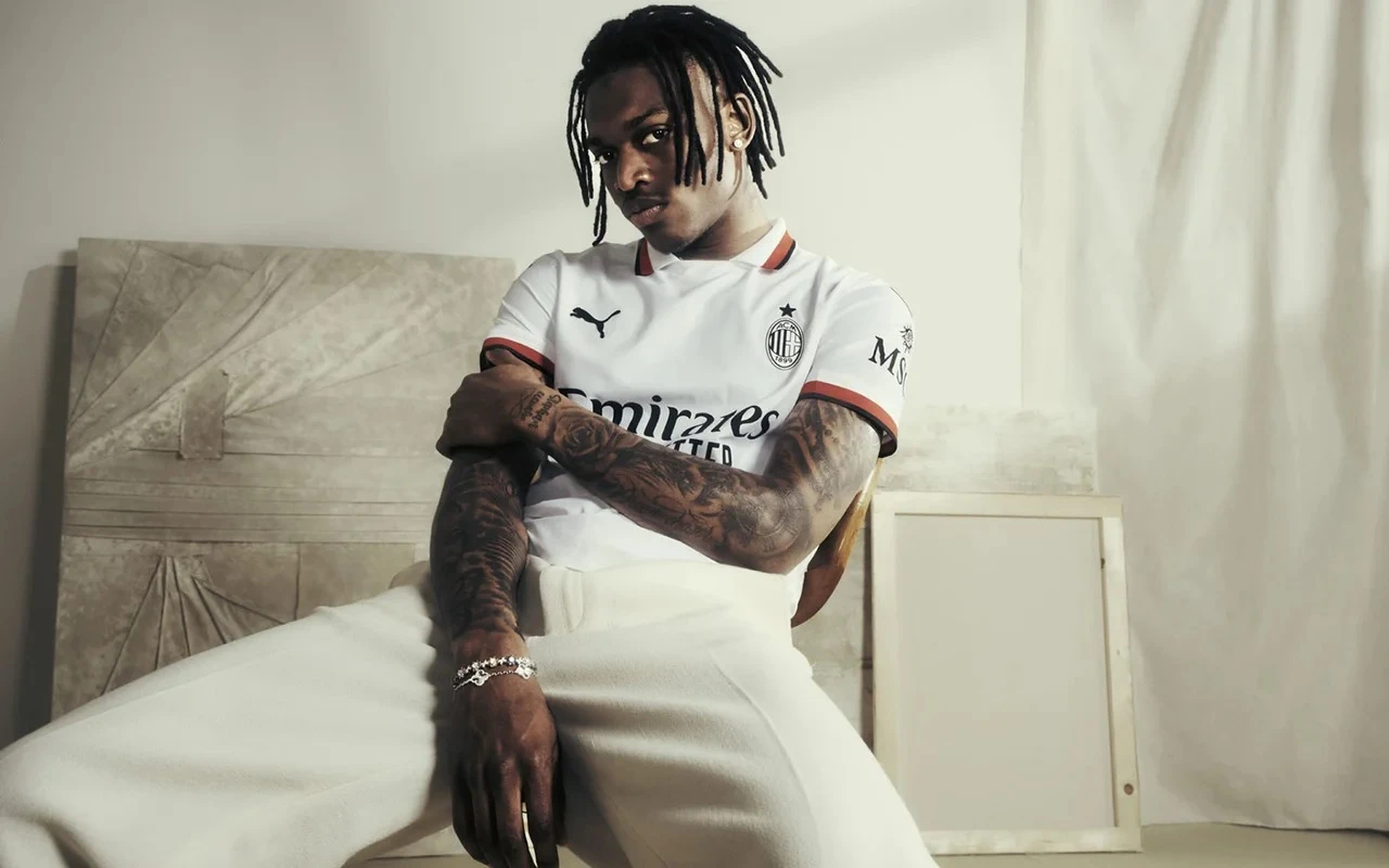 Foto: Barcelona Incar Winger AC Milan Usai Gagal Gaet Nico Williams | Pifa Net