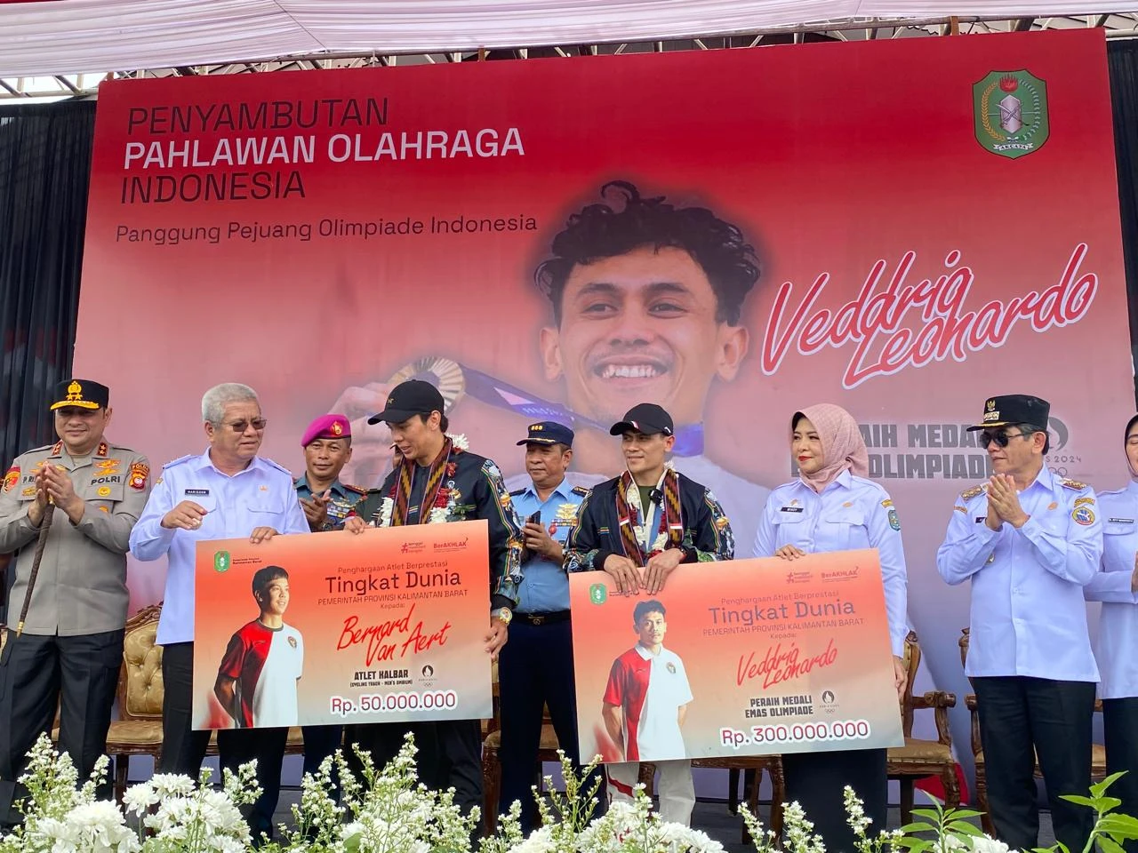 Foto: Veddriq akan Gunakan Bonus Rp 300juta dari Pemprov Untuk Orang Tua dan Investasi | Pifa Net