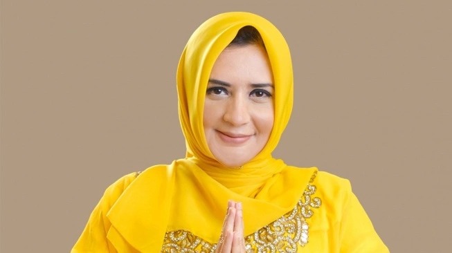 Foto: Terjaring OTT KPK, Bupati Pekalongan Fadia Arafiq Ngaku Tak Paham Aturan karena Berlatar Belakang Pedangdut | Pifa Net