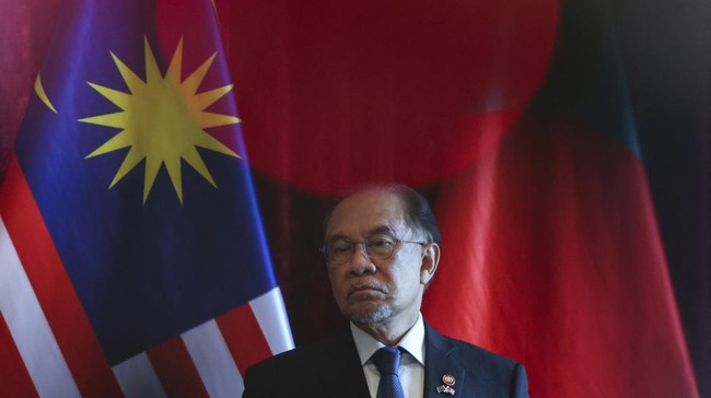 Politik Malaysia Memanas, PM Anwar Ancam Bubarkan Parlemen. AFP