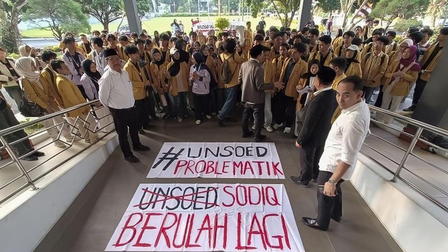 Foto: KPK Tetapkan 6 Tersangka OTT Unsoed, Ada Rektor dan Wakil Rektor | Pifa Net