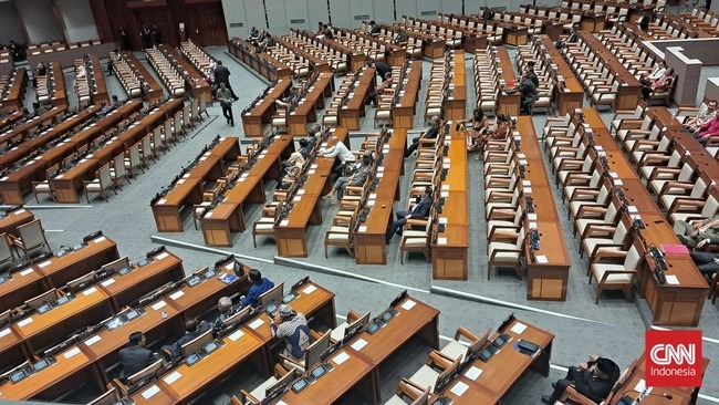 Foto: WFH ASN Setiap Jumat Dikritik DPR, Dinilai Berpotensi Tak Efektif Tekan BBM | Pifa Net