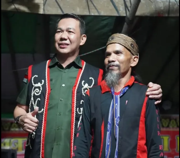 Foto: Bupati Kapuas Hulu Resmi Buka Pekan Gawai Dayak di Seberuang: Pesta Budaya Sarat Makna dan Pelestarian Adat | Pifa Net