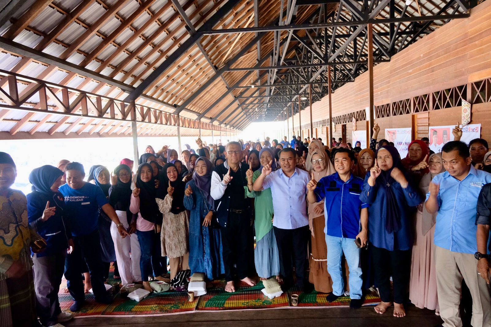Foto: Sentuhan Pembangunan Sutarmidji di Sekadau: Dari Jalan Aspal Hingga Jogging Track | Pifa Net