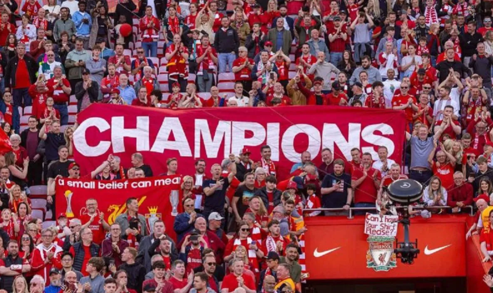 Foto: Insiden Tragis Warnai Parade Juara Liverpool, Puluhan Suporter Terluka | Pifa Net