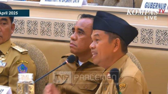 Foto: Disebut Rudy Mas'ud sebagai Gubernur Konten, Dedi Mulyadi Jawab Begini | Pifa Net