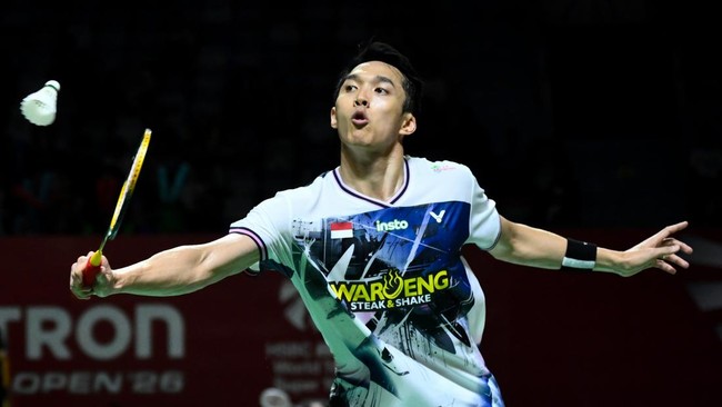 Foto: Jonatan Christie Bangkit, Tundukkan Jason Teh dan Lolos ke 16 Besar | Pifa Net