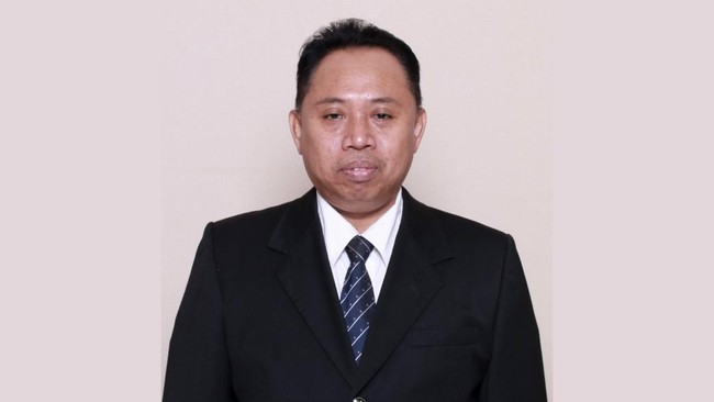 Foto: KPK Tahan Rektor dan Warek Unsoed, Tersangka Kasus Dugaan Pemerasan Maba | Pifa Net